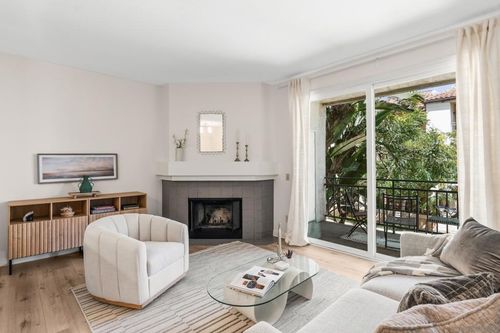 216-2150 Camino De La Reina, San Diego, CA, 92108-5517 | Card Image
