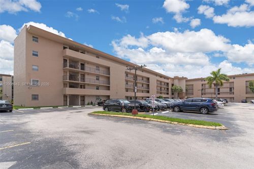 207-8895 Fontainebleau Blvd, Miami, FL, 33172-6410 | Card Image