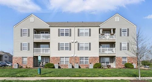 6124 Welsh Dr, Lake St Louis, MO, 63367-4871 | Card Image
