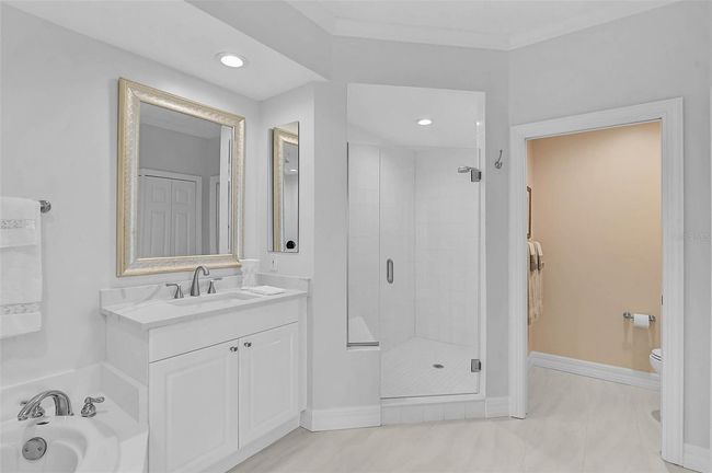 UNIT-404 - 385 N Point Rd, Condo with 3 bedrooms, 3 bathrooms and null parking in OSPREY FL | Image 22