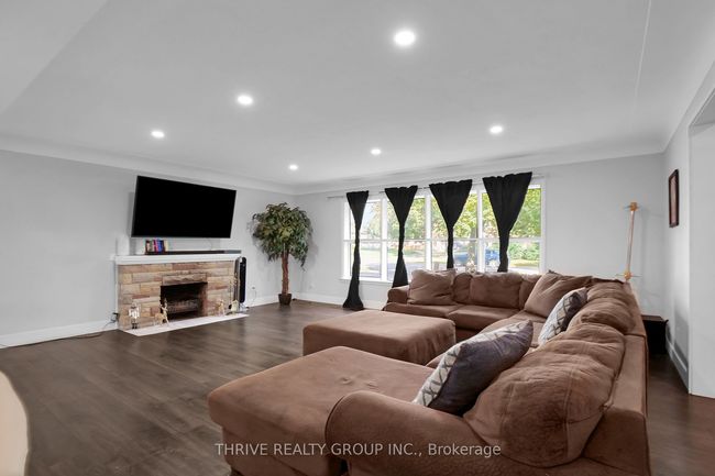 371 High St, House other with 3 bedrooms, 2 bathrooms and 2 parking in London ON | Image 30