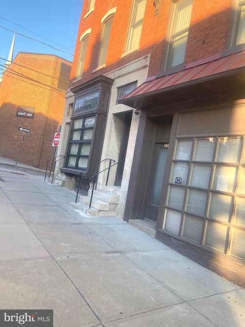 332 Dekalb St, NORRISTOWN, PA, 19401-4930 | Card Image
