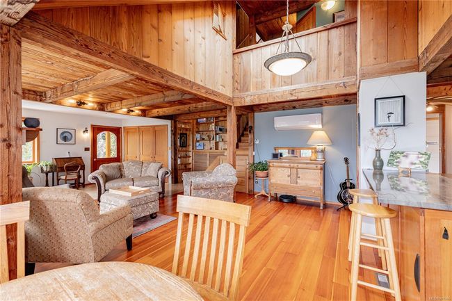 Open to the 2nd floor or close off with the Japanese slider/screen | Image 34
