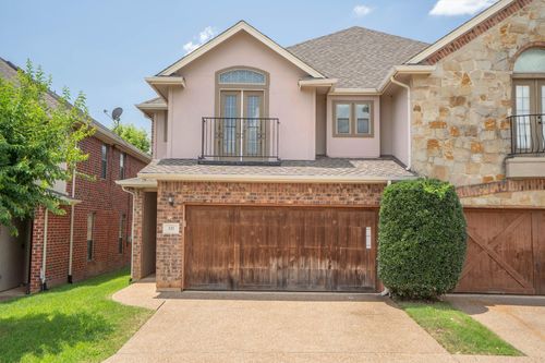 121 Corinna Ct, Hurst, TX, 76053-6834 | Card Image