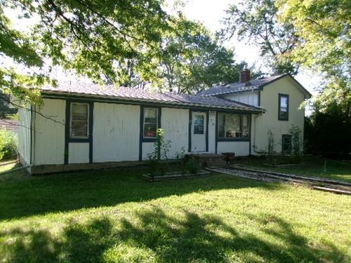109 Frederick Ln, Raymore, MO, 64083-9738 | Card Image