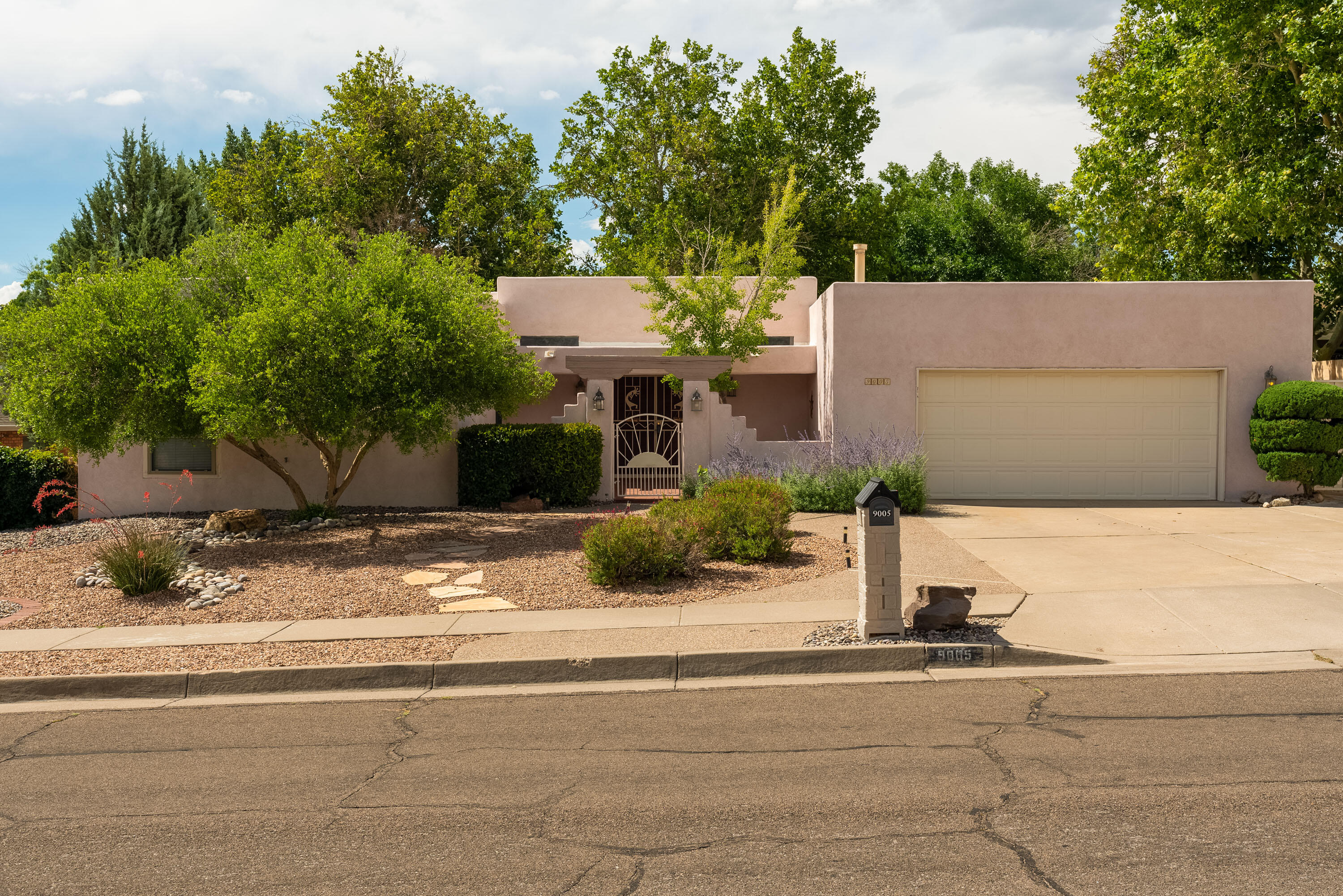 Caminito Dr, Albuquerque, NM 87111