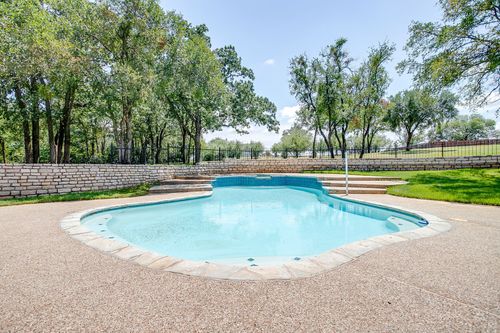 609 Summerlin Dr, Granbury, TX, 76048-4360 | Card Image