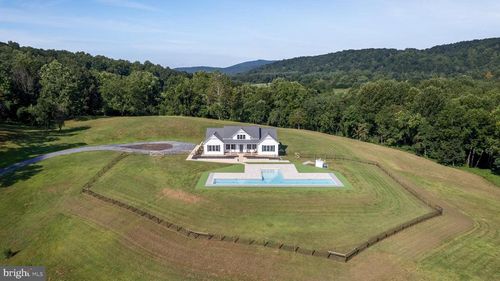 4050 Carrington Rd, Delaplane, VA, 20144-2010 | Card Image