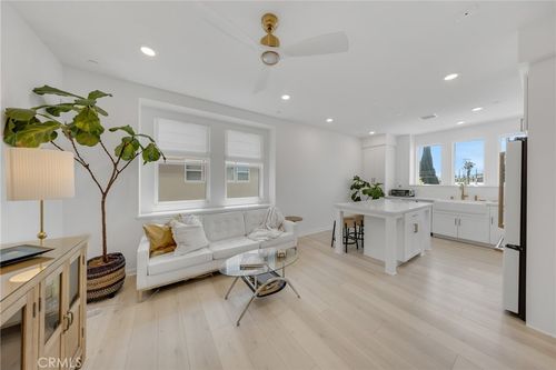 17961 Conch Ln, Huntington Beach, CA, 92646-1524 | Card Image