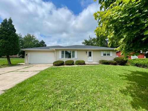 215 Hickory Dr, LENA, IL, 61048-9639 | Card Image
