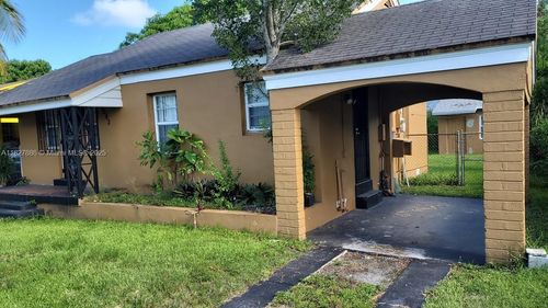 1042 Nw 49th St, Miami, FL, 33127-2228 | Card Image