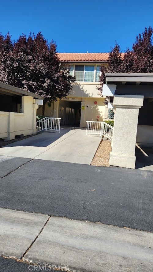 19229 Palo Verde Dr, Apple Valley, CA, 92308 | Card Image