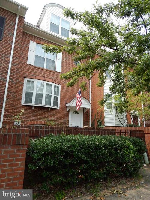 1210 N Vernon St, ARLINGTON, VA, 22201-4832 | Card Image