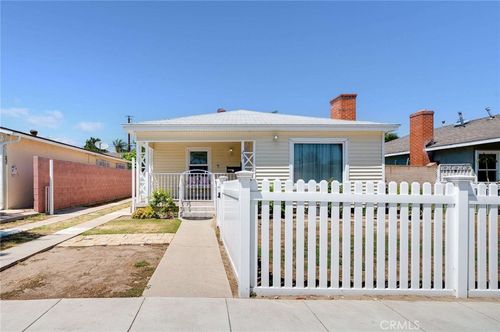 239 E 69th St, Long Beach, CA, 90805-1233 | Card Image