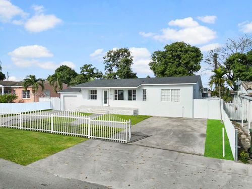 355 W 62nd St, Hialeah, FL, 33012-2647 | Card Image