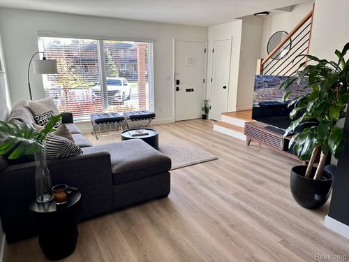 unit-7-1043 N Old Woodward Ave, Birmingham, MI, 48009-5412 | Card Image