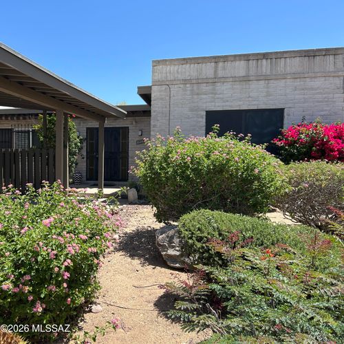 8126 N Madrid Drive, Tucson, AZ, 85704 | Card Image