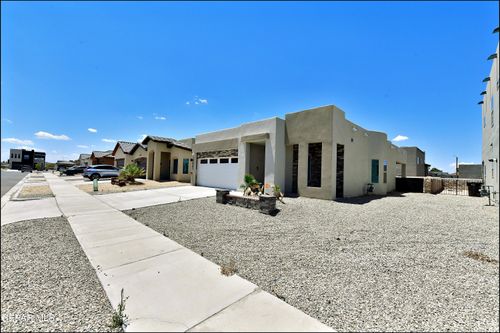541 Paseo Modesto Dr, El Paso, TX, 79928-8448 | Card Image