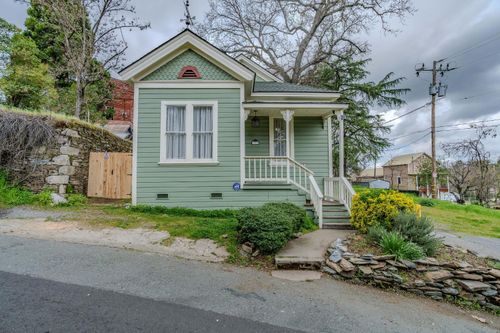 153 N California St, San Andreas, CA, 95249-9527 | Card Image