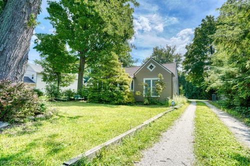37724 Lake Shore Boulevard, Eastlake, OH, 44095 | Card Image