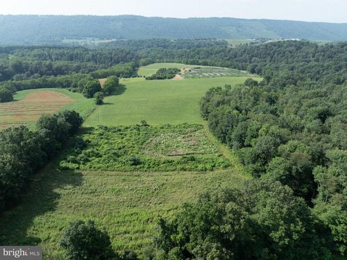 434 Winding Hollow Rd, Herndon, PA, 17830-7252 | Card Image