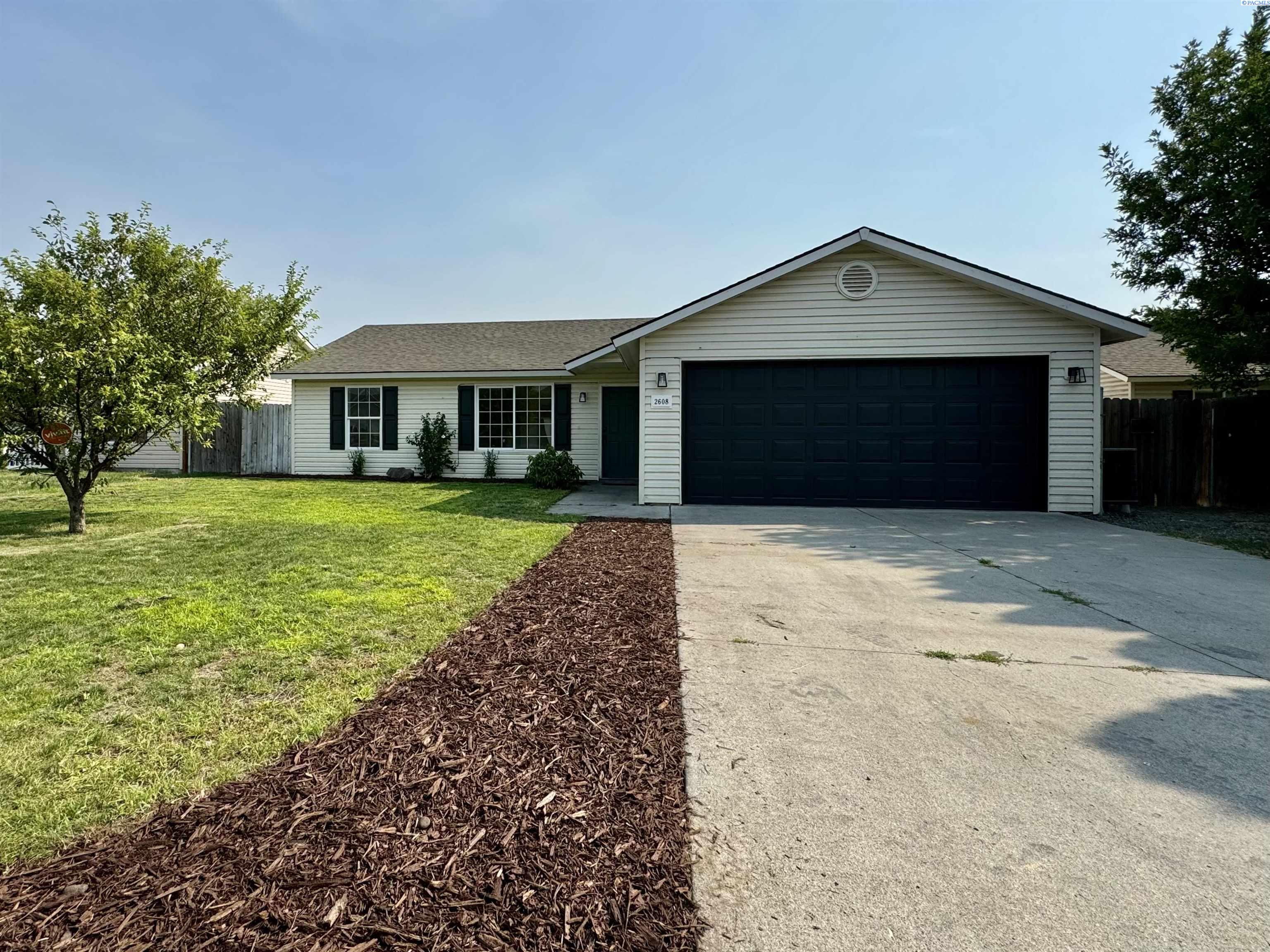 Spruce St, Pasco, WA 99301