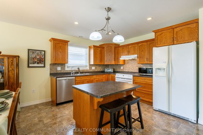 4369 Sixth St, House other with 4 bedrooms, 2 bathrooms and 2 parking in Petrolia ON | Image 29