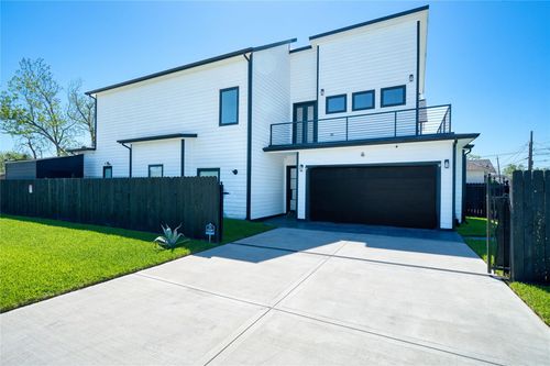 2420 Sumpter St, Houston, TX, 77026-6846 | Card Image