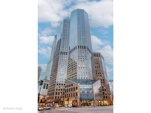 2305-950 N Michigan Ave, Chicago, IL, 60611-7506 | Card Image