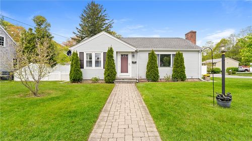 339 George Arden Ave, Warwick, RI, 02886-5037 | Card Image