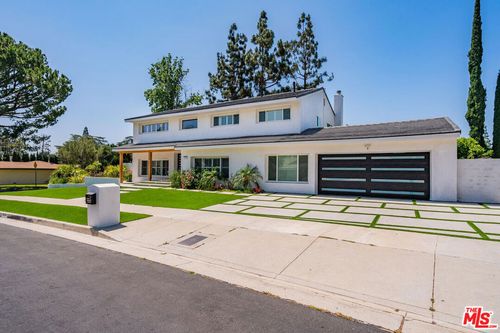 10741 Delco Ave, Chatsworth, CA, 91311 | Card Image