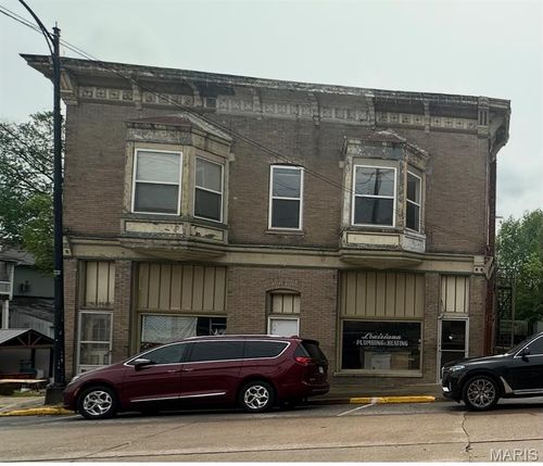 116 N 4th St, Louisiana, MO, 63353-1712 | Card Image