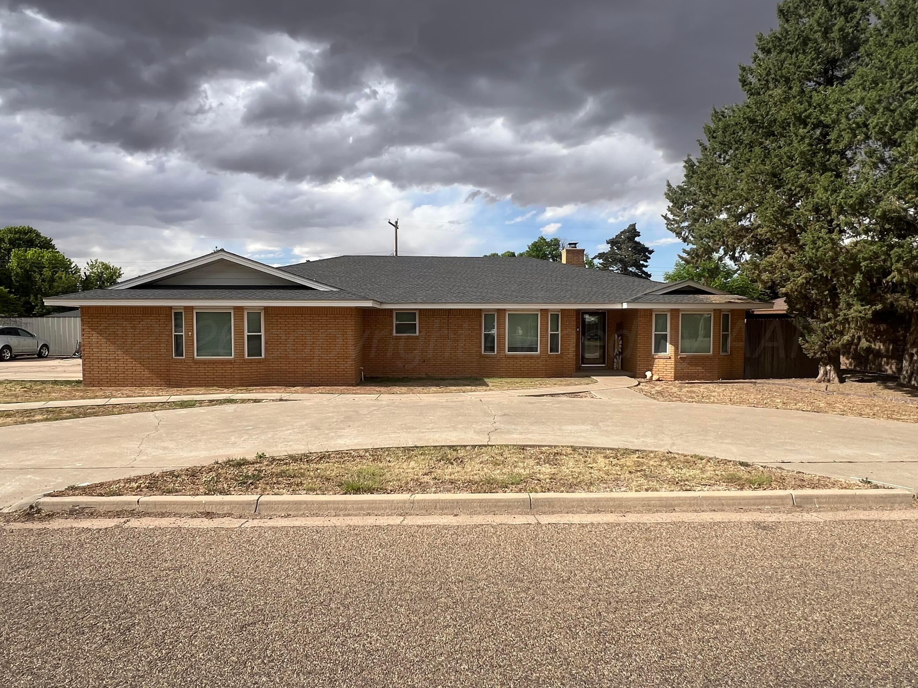 Residential in Friona
