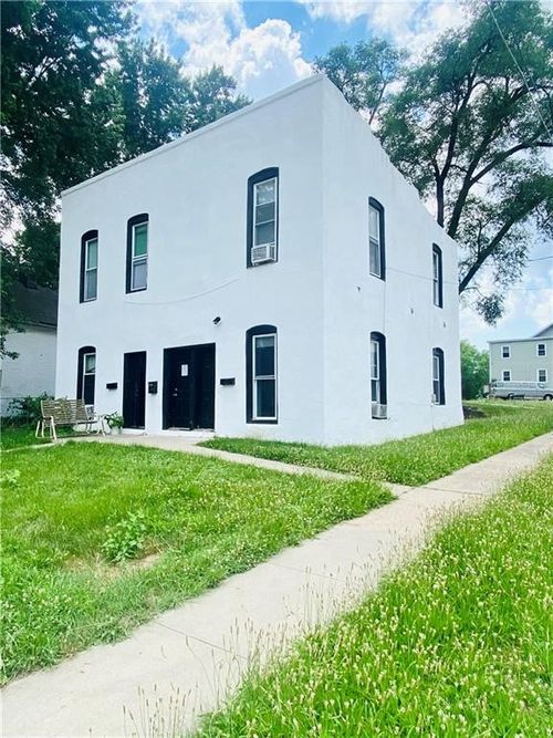 2400 Se 8th St, Des Moines, IA, 50315-7405 | Card Image