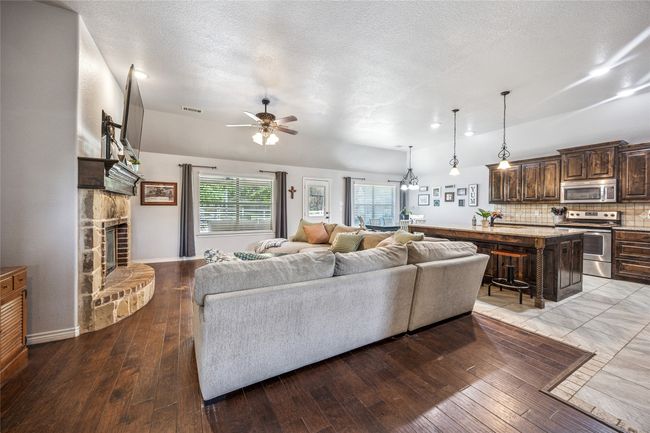 115 Lyndsey Ct, House other with 4 bedrooms, 2 bathrooms and null parking in Boyd TX | Image 12