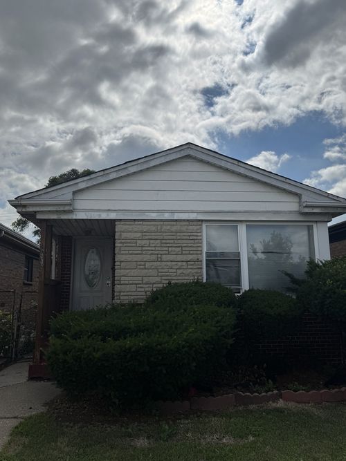 8443 S State St, Chicago, IL, 60619-5612 | Card Image