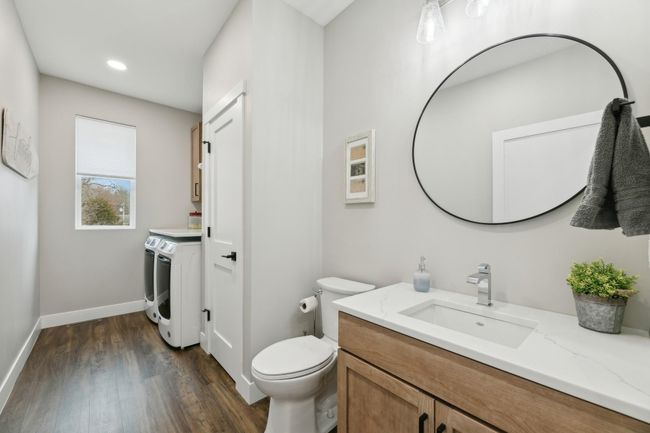Main Floor laundry | Image 4