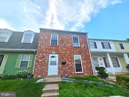 9024 Continental Pl, HYATTSVILLE, MD, 20785-4732 | Card Image