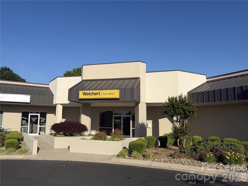 1144 Lenoir Rhyne Boulevard Se, Hickory, NC, 28602 | Card Image