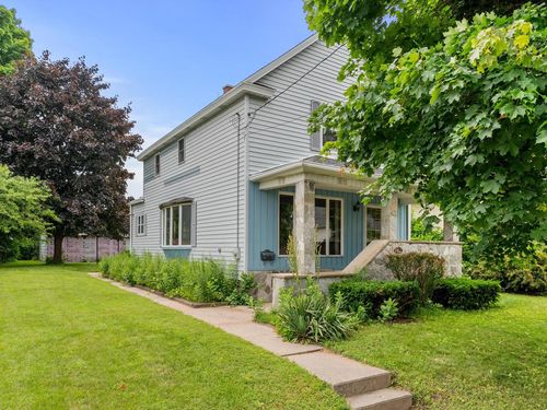 842 N 10th Street, Manitowoc, WI, 54220 | Card Image