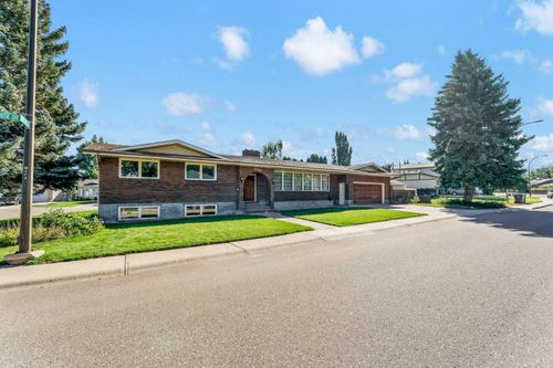 167 Primrose Dr Se, Medicine Hat, AB, T1B2A1 | Card Image
