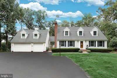 5869 Marys Circle, House other with 5 bedrooms, 3 bathrooms and null parking in STEWARTSTOWN PA | Image 3