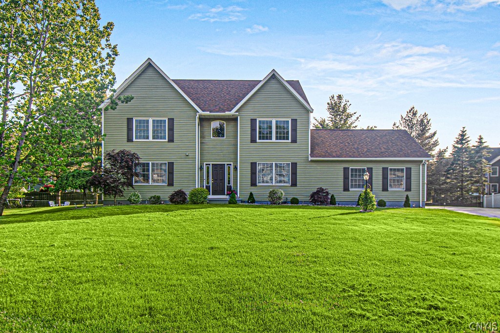 Juniper Ln, New Hartford, NY 13413