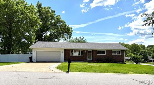 9338 Arban Dr, Saint Louis, MO, 63126-2157 | Card Image