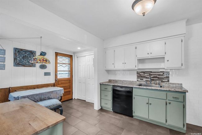 23 E Woodside Ave, House other with 4 bedrooms, 1 bathrooms and null parking in Patchogue NY | Image 13