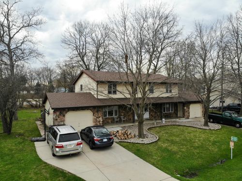 7200 Ashwood Ln, Waterford, WI, 53185-2171 | Card Image