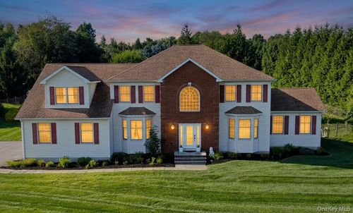 29 Duke Dr, Carmel, NY, 10512-1596 | Card Image