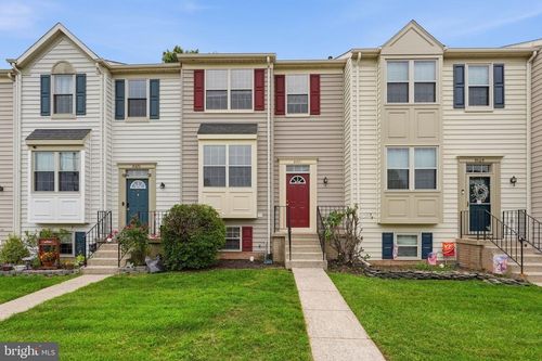 9571 Tudor Oaks Dr, Manassas, VA, 20110-7062 | Card Image
