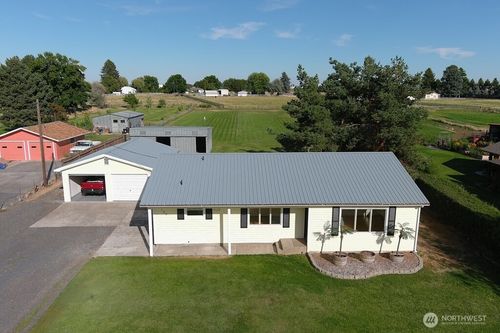 4135 Dunn St Ne, Moses Lake, WA, 98837-9057 | Card Image