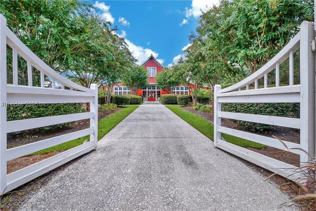 24 Carrier Blf, House other with 5 bedrooms, 5 bathrooms and null parking in Bluffton SC | Image 74
